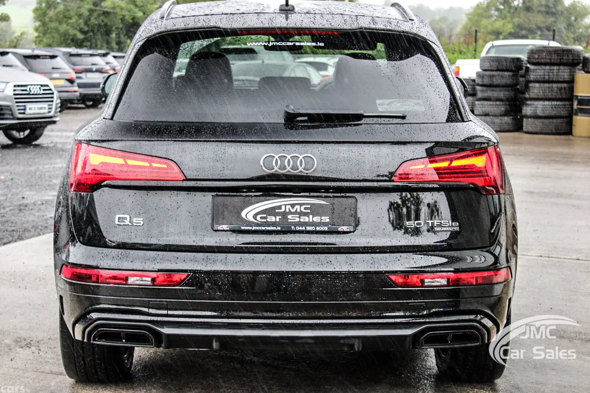 Audi Q5 SUV, Petrol Hybrid, 2023, Black