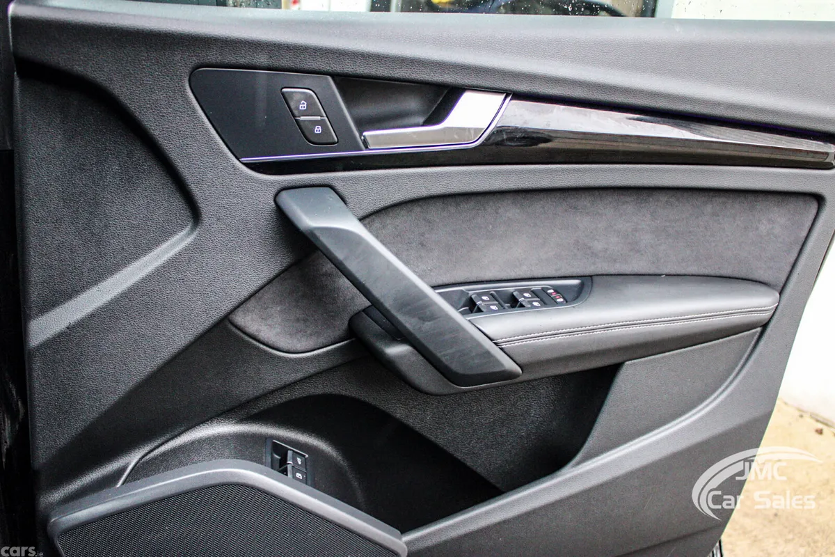 Audi Q5 SUV, Petrol Hybrid, 2023, Black
