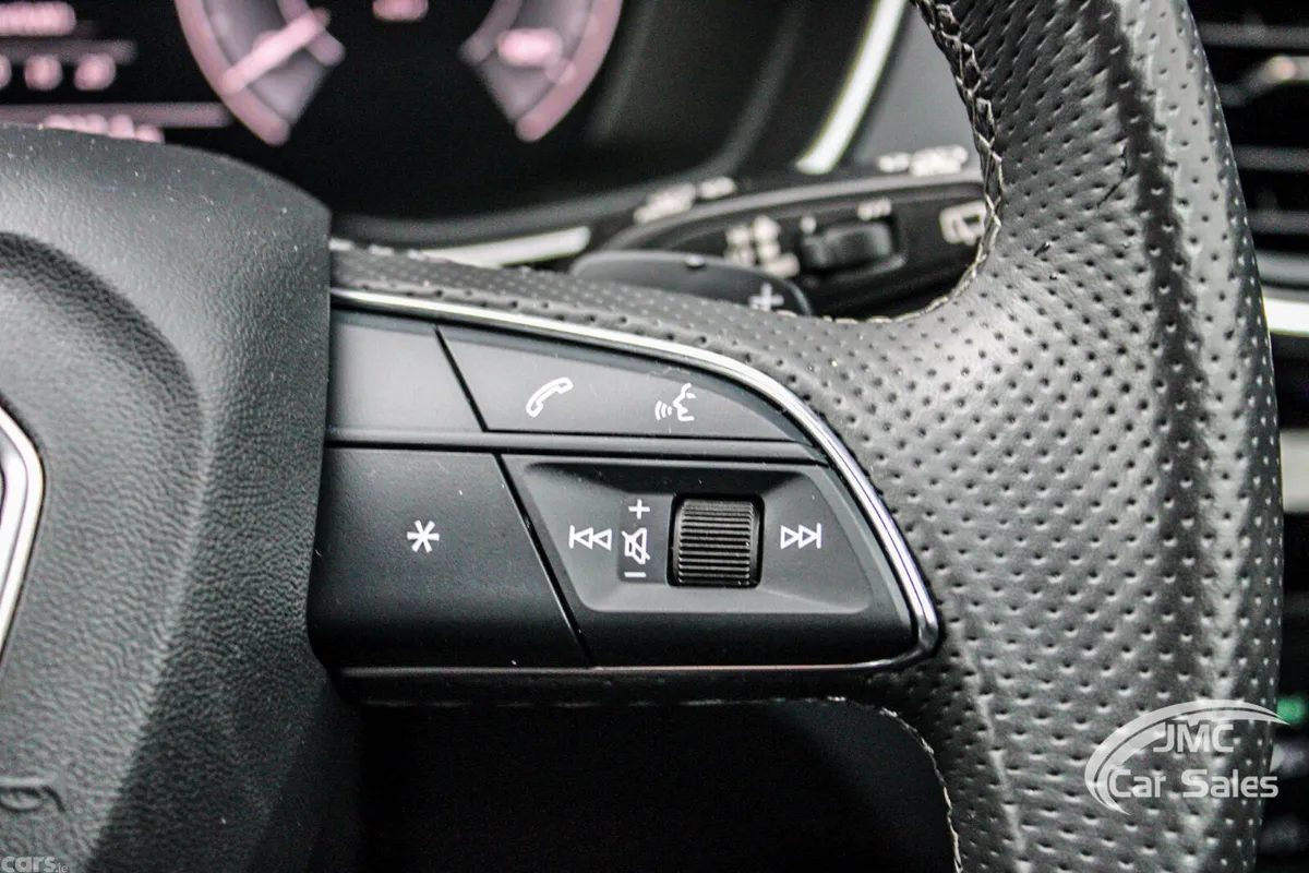 Audi Q5 SUV, Petrol Hybrid, 2023, Black