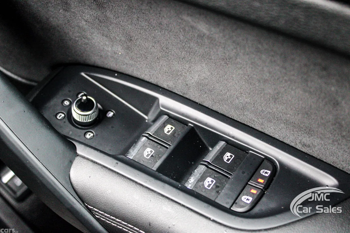 Audi Q5 SUV, Petrol Hybrid, 2023, Black