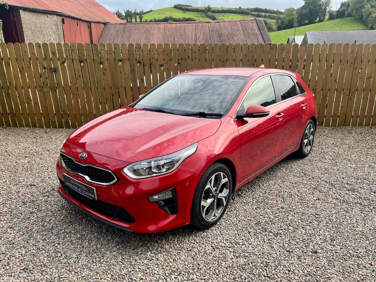 Kia Ceed Hatchback, Diesel, 2019, Red