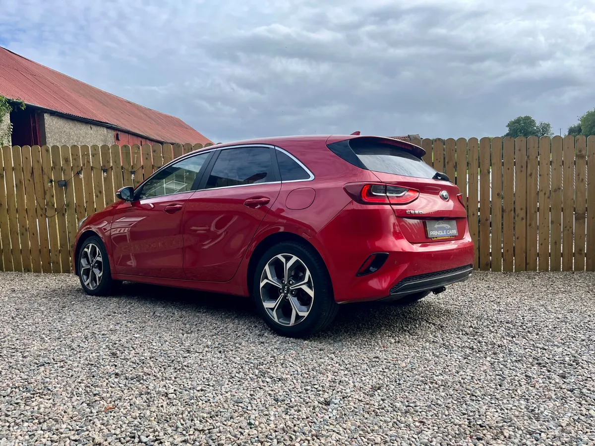 Kia Ceed Hatchback, Diesel, 2019, Red