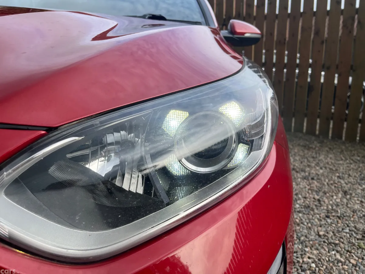 Kia Ceed Hatchback, Diesel, 2019, Red