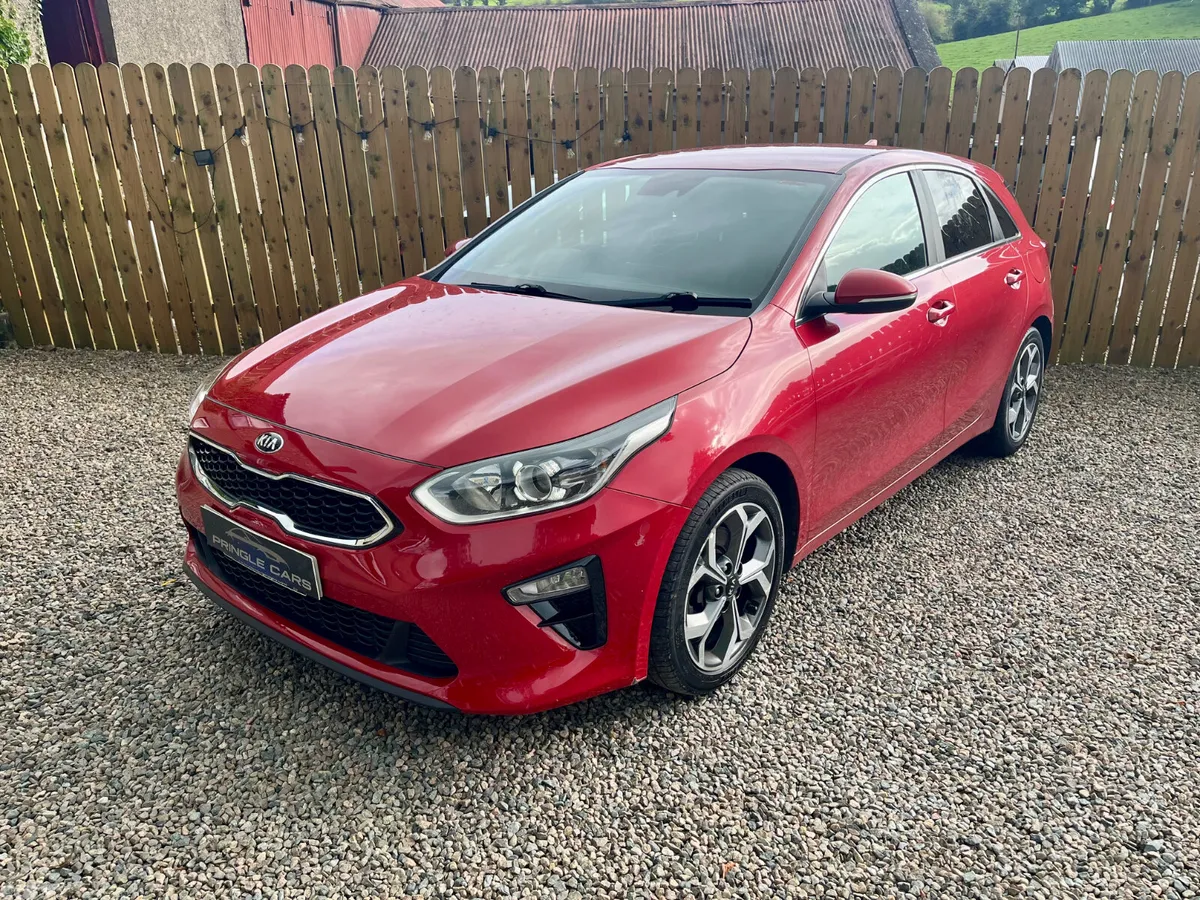 Kia Ceed Hatchback, Diesel, 2019, Red