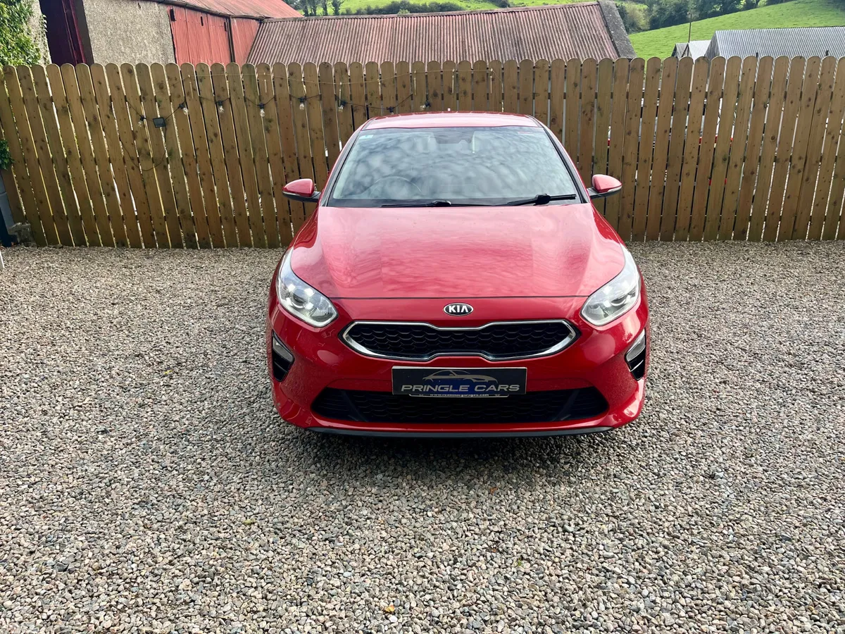 Kia Ceed Hatchback, Diesel, 2019, Red