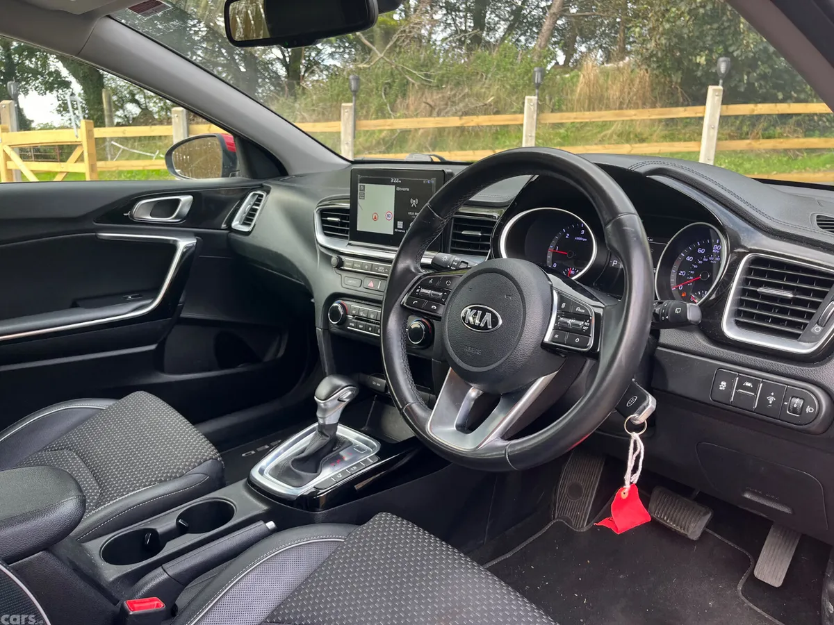 Kia Ceed Hatchback, Diesel, 2019, Red