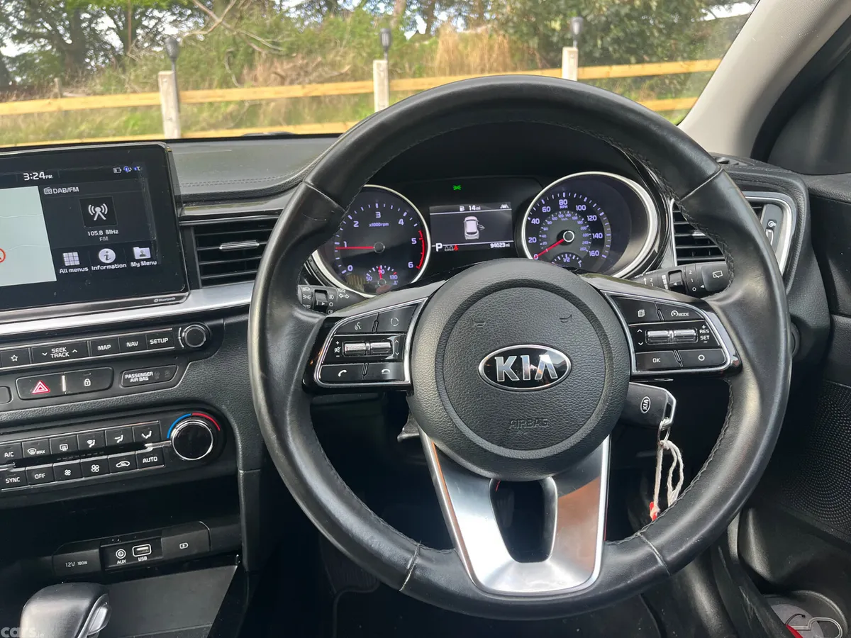 Kia Ceed Hatchback, Diesel, 2019, Red