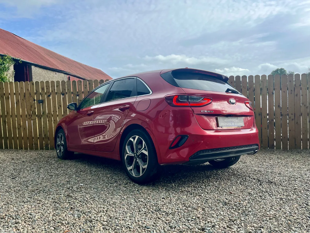 Kia Ceed Hatchback, Diesel, 2019, Red