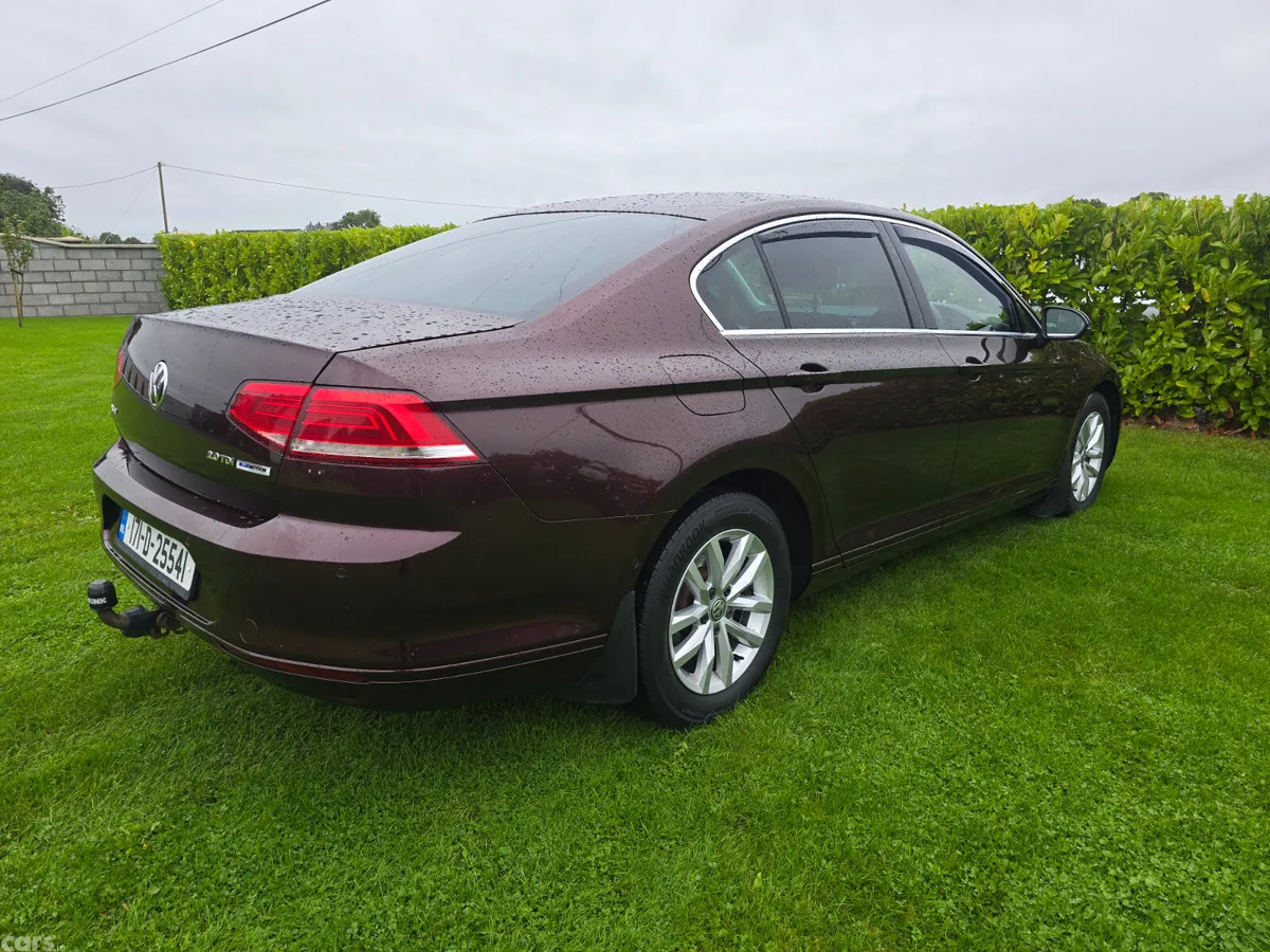 Volkswagen Passat Saloon, Diesel, 2017, Red