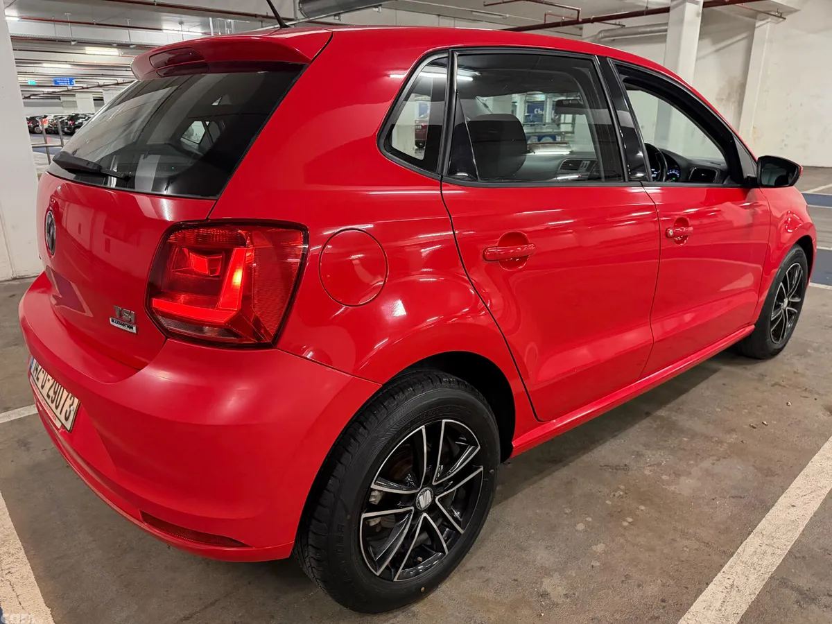 Volkswagen Polo Hatchback, Petrol, 2014, Red