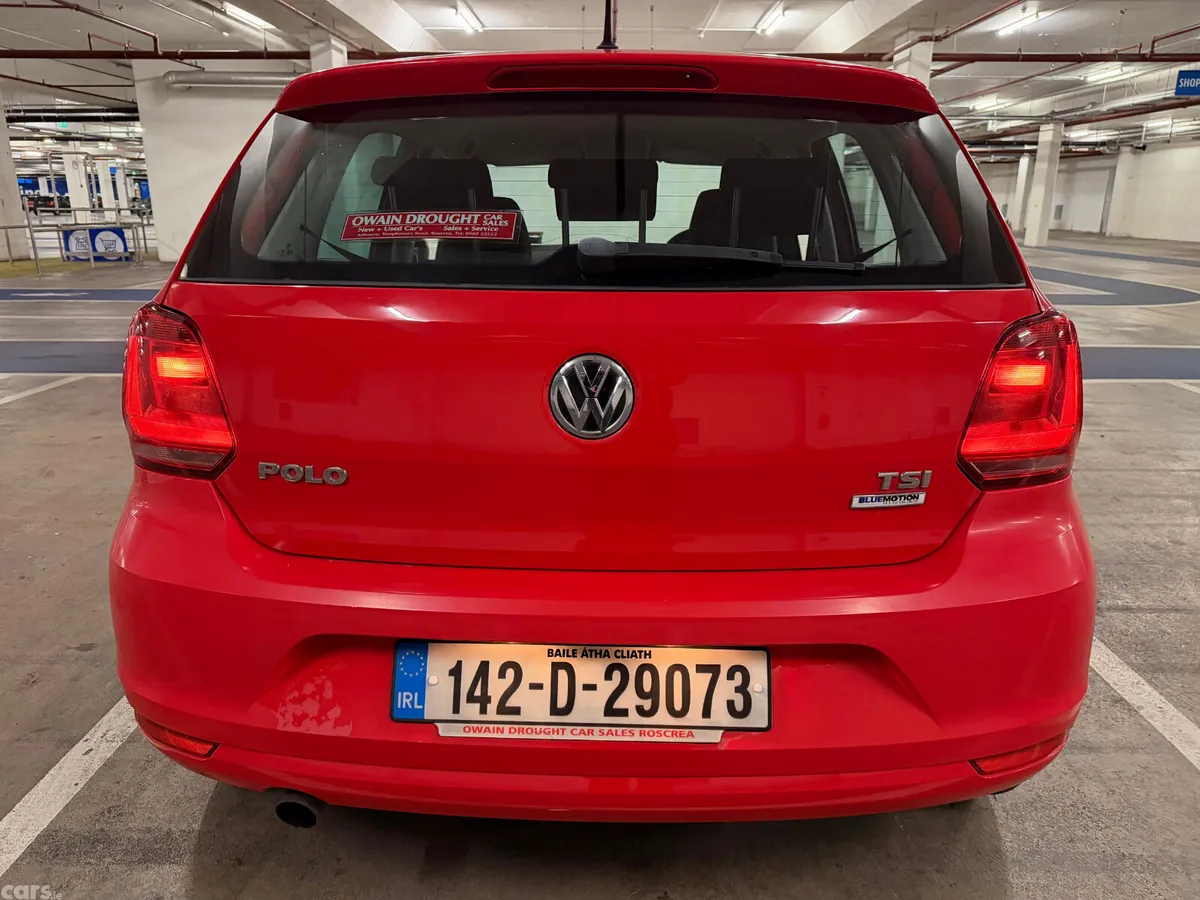 Volkswagen Polo Hatchback, Petrol, 2014, Red