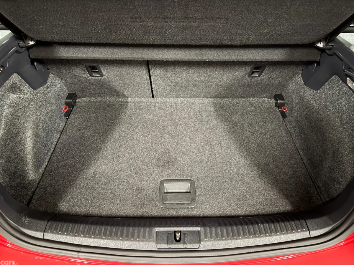 Volkswagen Polo Hatchback, Petrol, 2014, Red