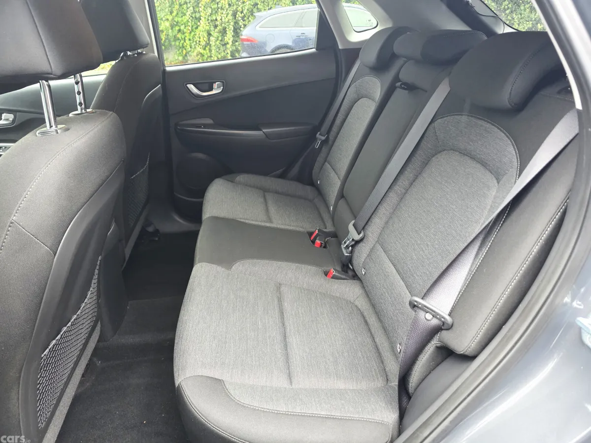 Hyundai KONA SUV, Electric, 2023, Grey