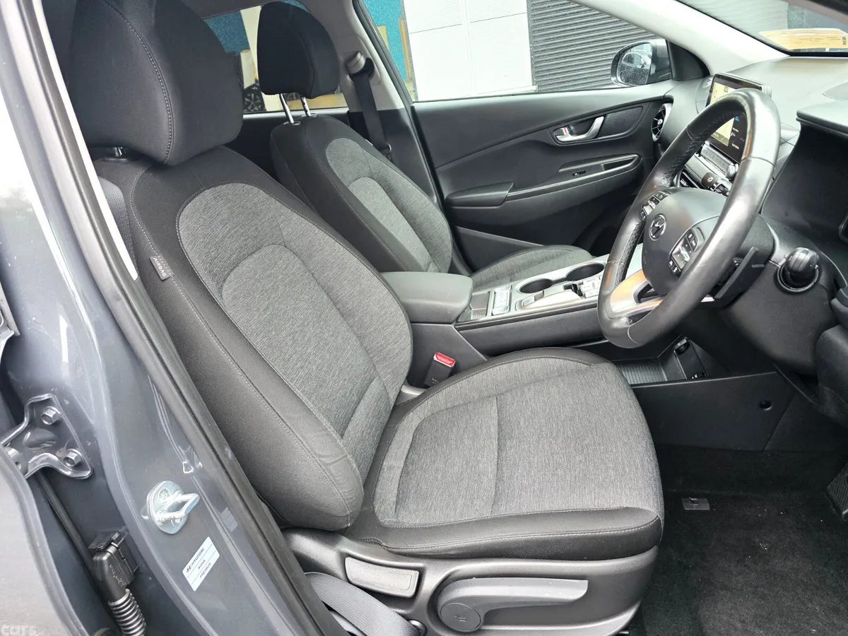 Hyundai KONA SUV, Electric, 2023, Grey