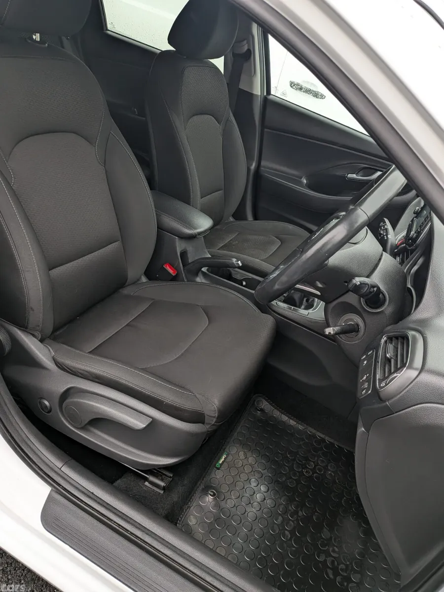 Hyundai i30 Hatchback, Petrol, 2020, White