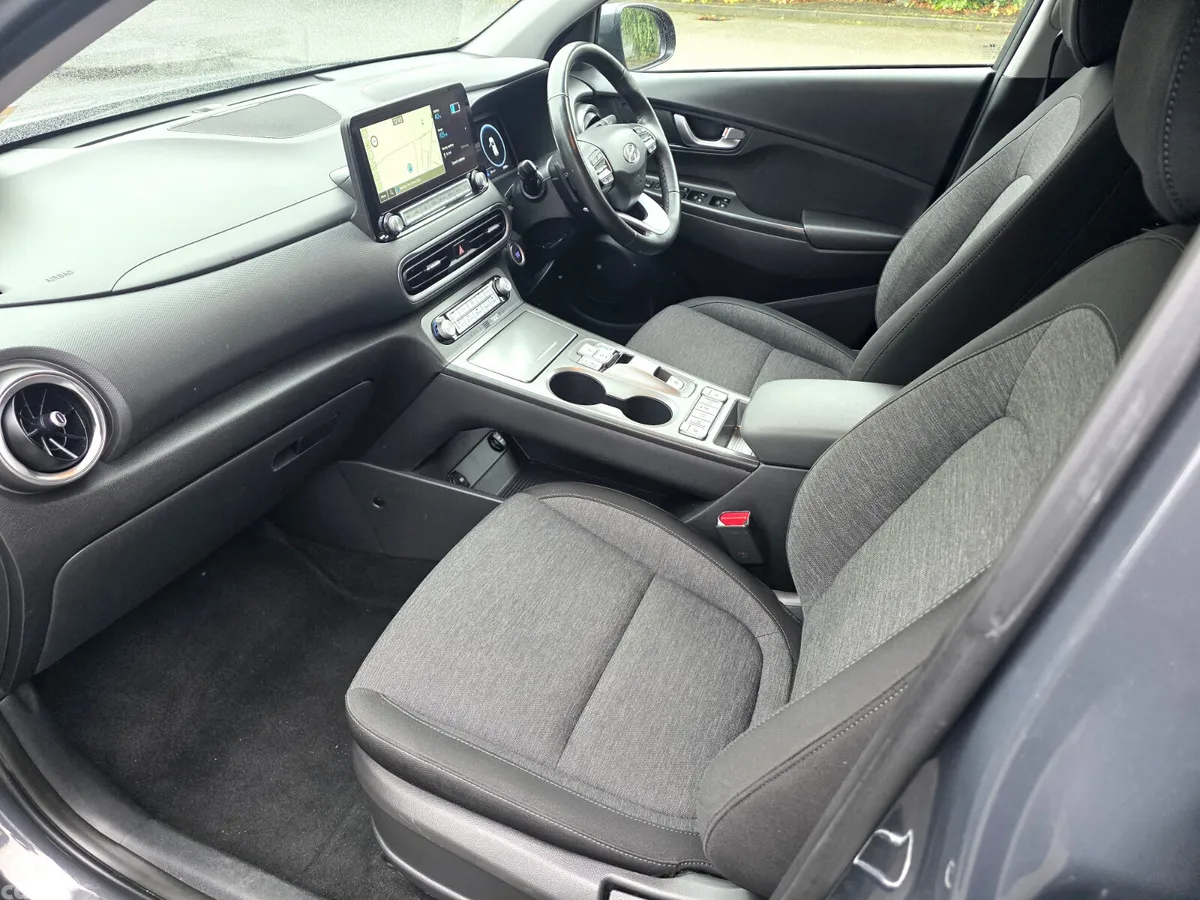 Hyundai KONA SUV, Electric, 2023, Grey