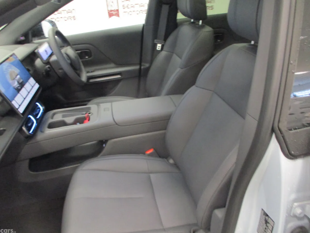 Leapmotor B05 Hatchback, Electric, 2026, Grey