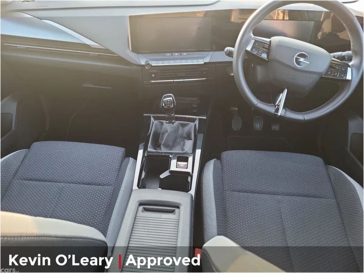 Opel Astra Hatchback, Petrol, 2024, Grey