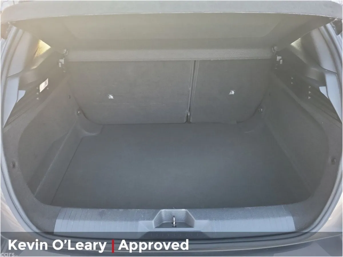 Opel Astra Hatchback, Petrol, 2024, Grey