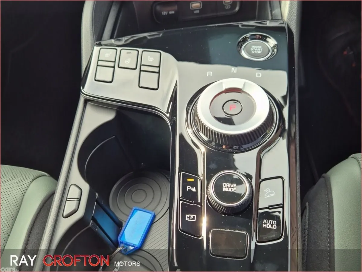 Kia Sportage SUV, Petrol Hybrid, 2025, White