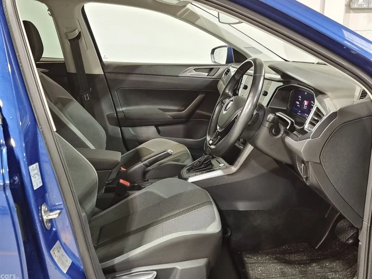 Volkswagen Polo Hatchback, Petrol, 2021, Blue