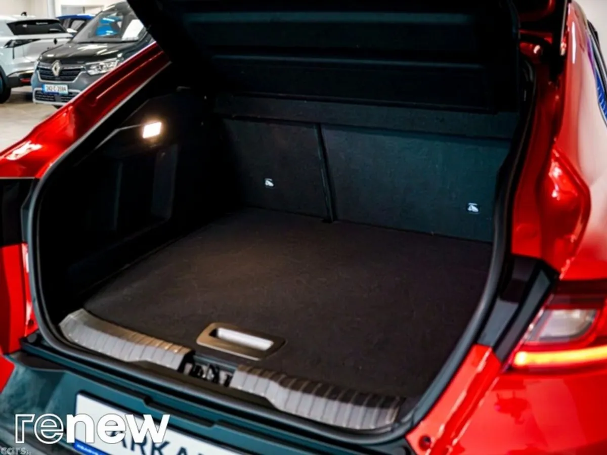 Renault Arkana Hatchback, Petrol, 2023, Red