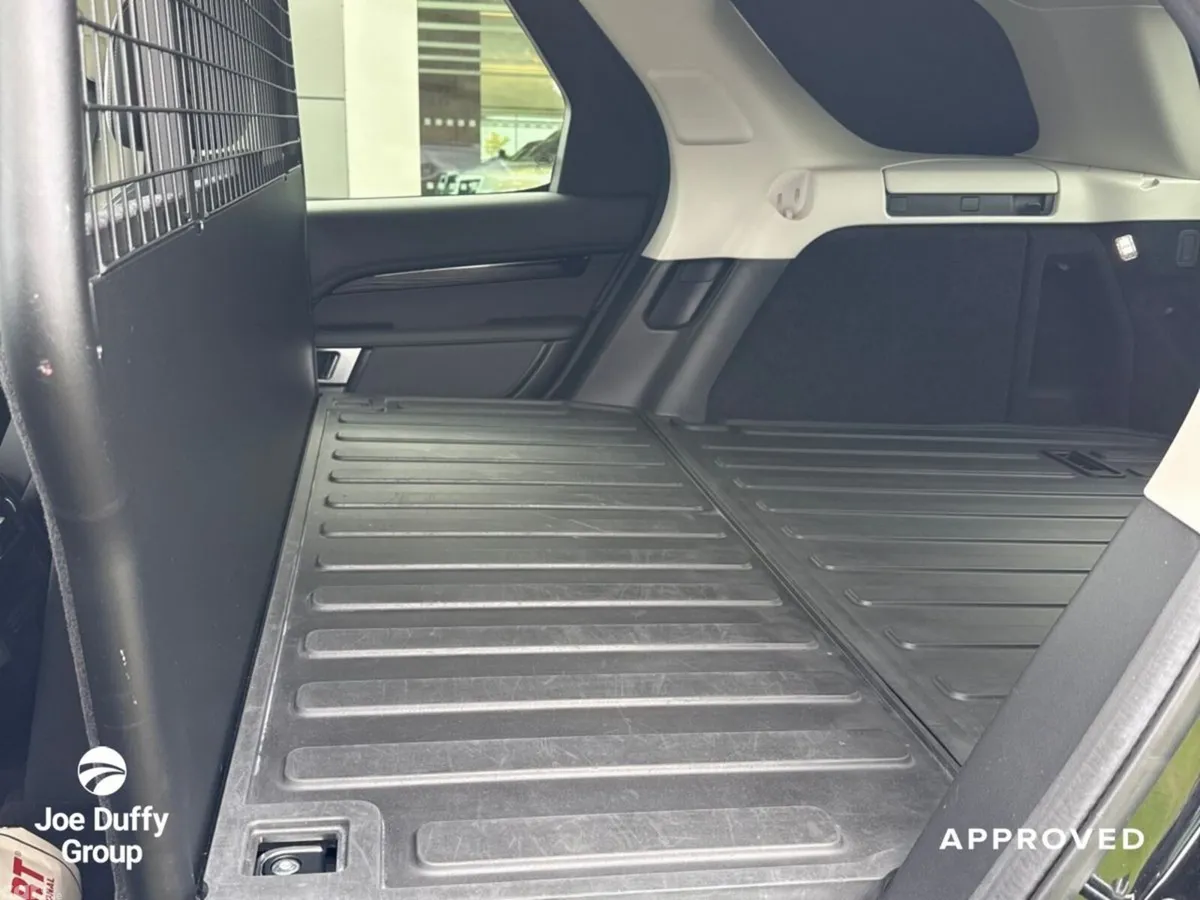 Land Rover Discovery SUV, Diesel, 2024, Black