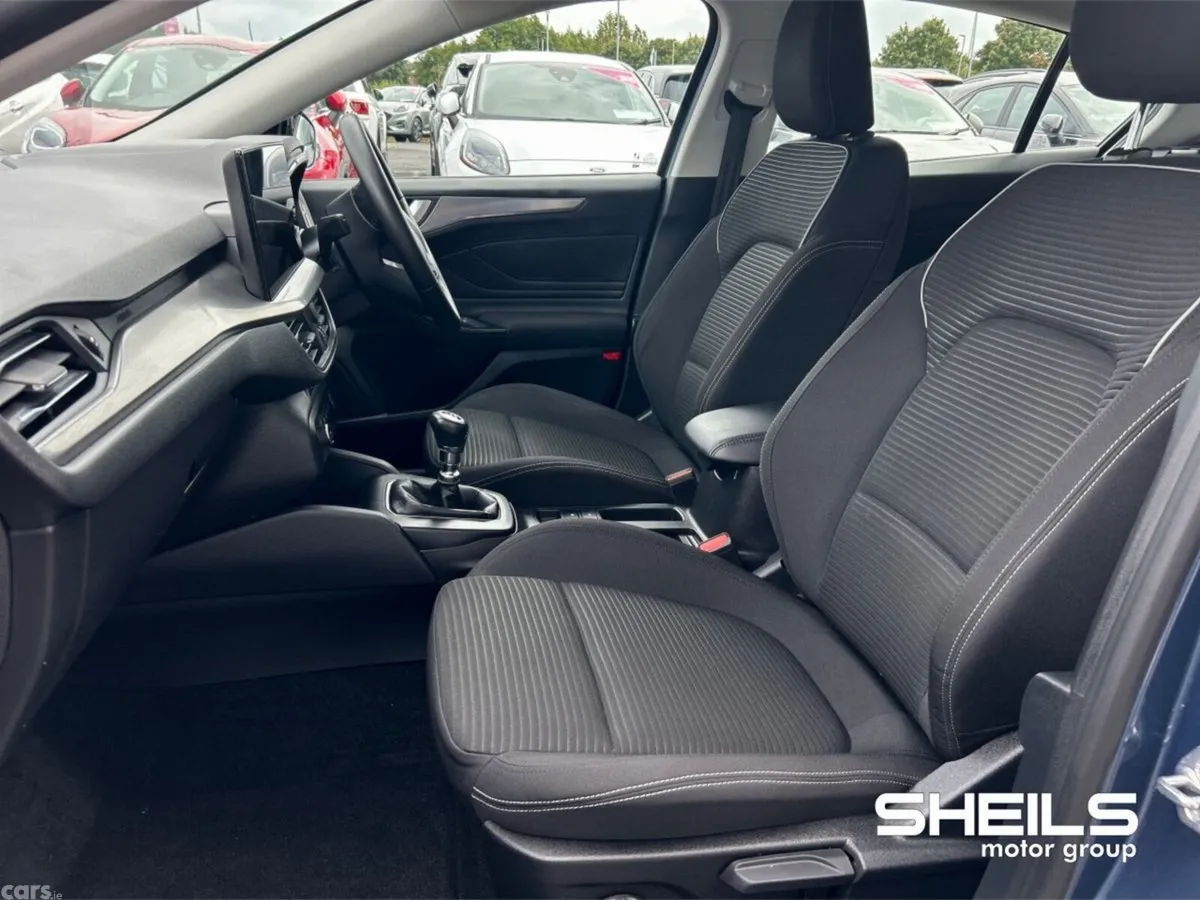 Ford Focus Hatchback, Petrol, 2023, Blue