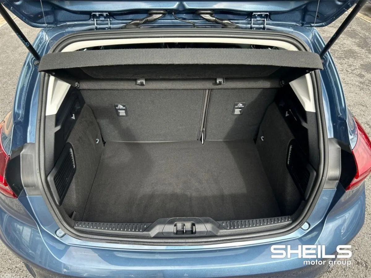 Ford Focus Hatchback, Petrol, 2023, Blue