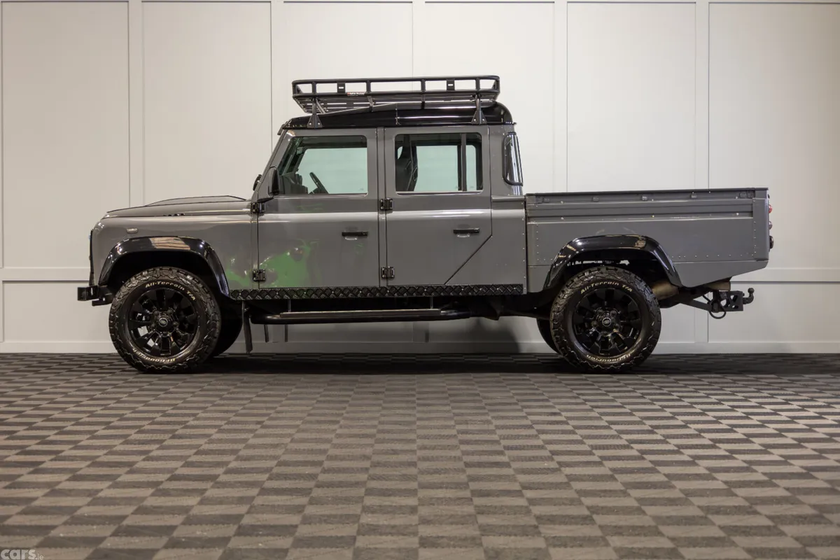 Land Rover Defender SUV, Diesel, 2017, Grey