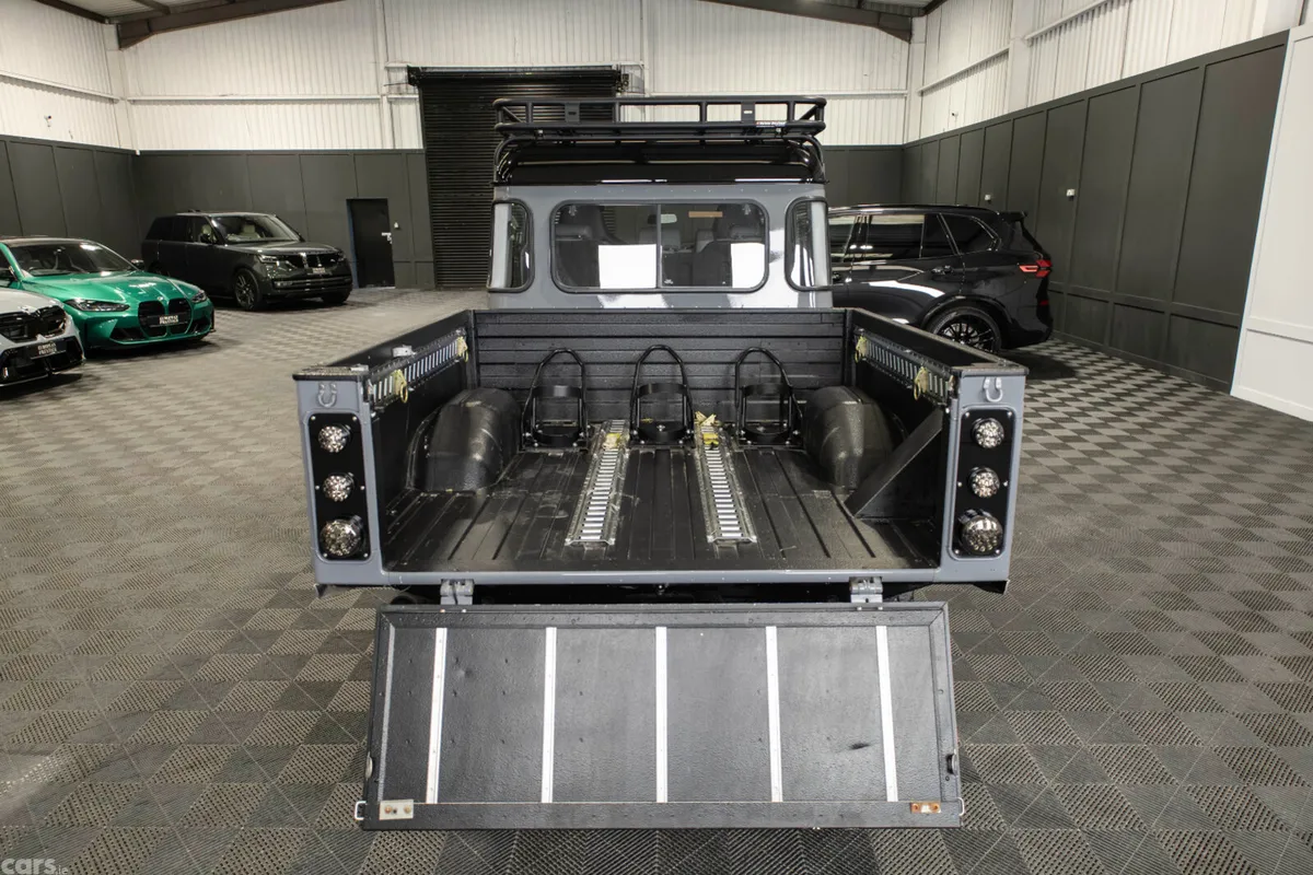 Land Rover Defender SUV, Diesel, 2017, Grey