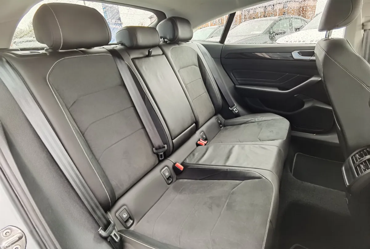 Volkswagen Arteon Hatchback, Petrol Plug-in Hybrid, 2022, Silver