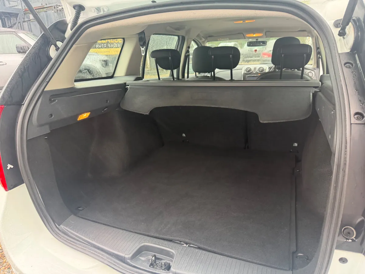 Dacia Logan Estate, Petrol, 2017, White