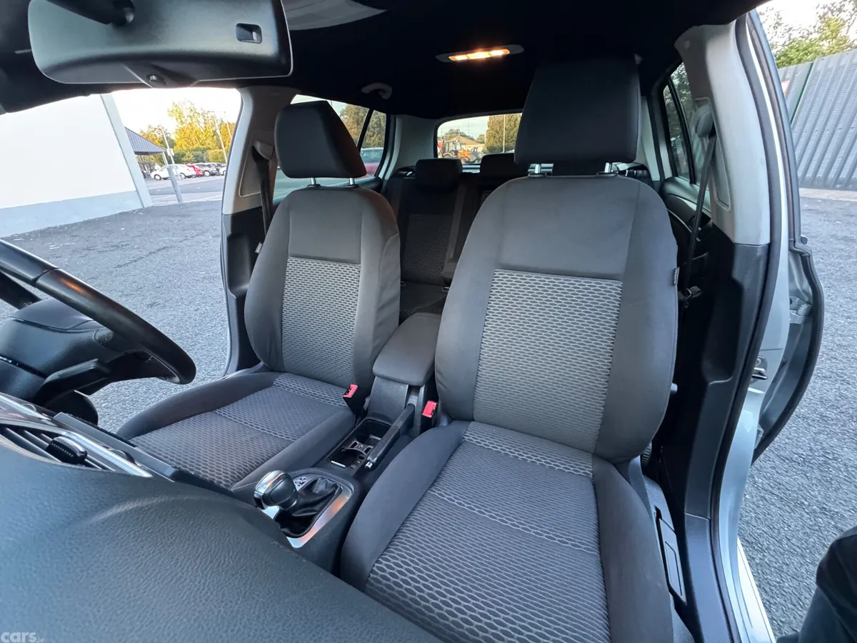 Volkswagen Golf Hatchback, Petrol, 2012, Silver