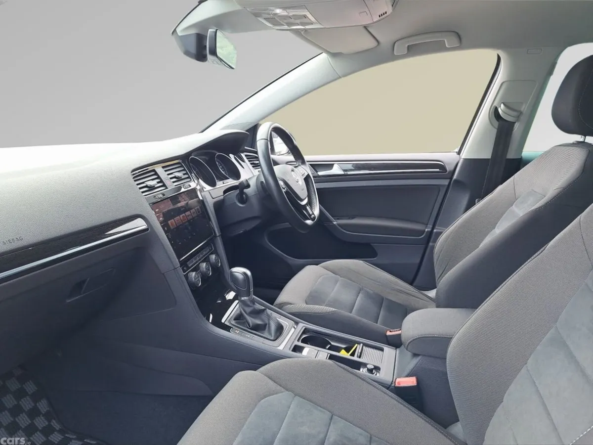 Volkswagen Golf Hatchback, Petrol, 2018, White