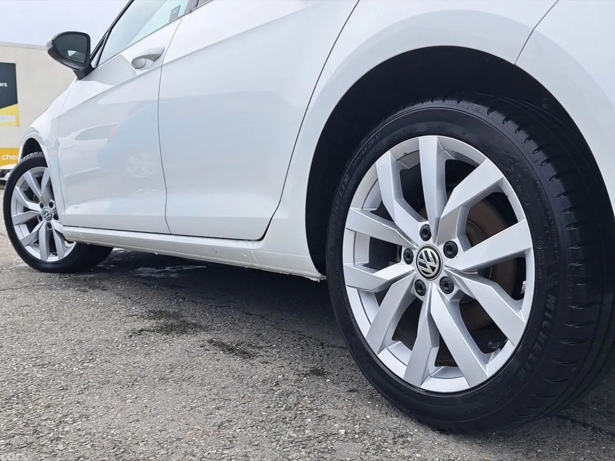 Volkswagen Golf Hatchback, Petrol, 2018, White