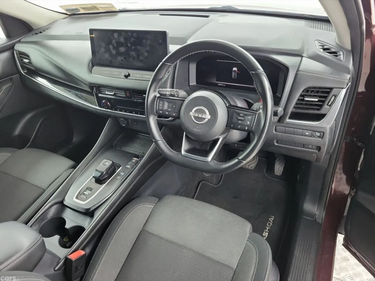 Nissan Qashqai MPV, Petrol, 2023, Red