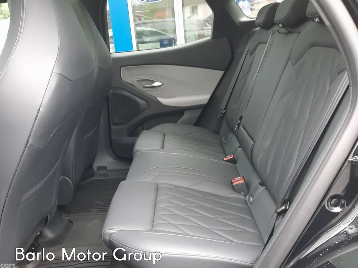 Ford Explorer MPV, Electric, 2026, Black