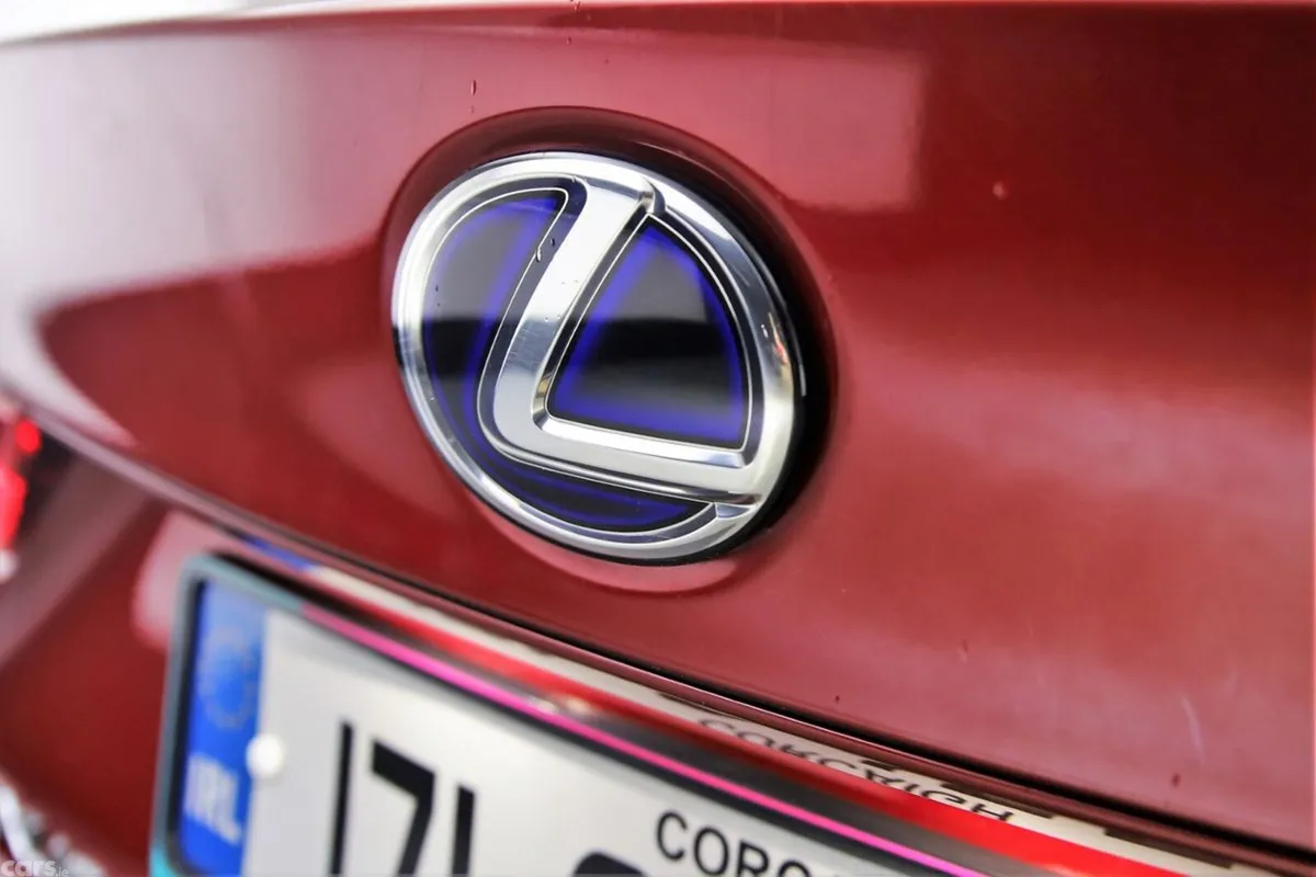 Lexus IS Saloon, Petrol Hybrid, 2017, Red