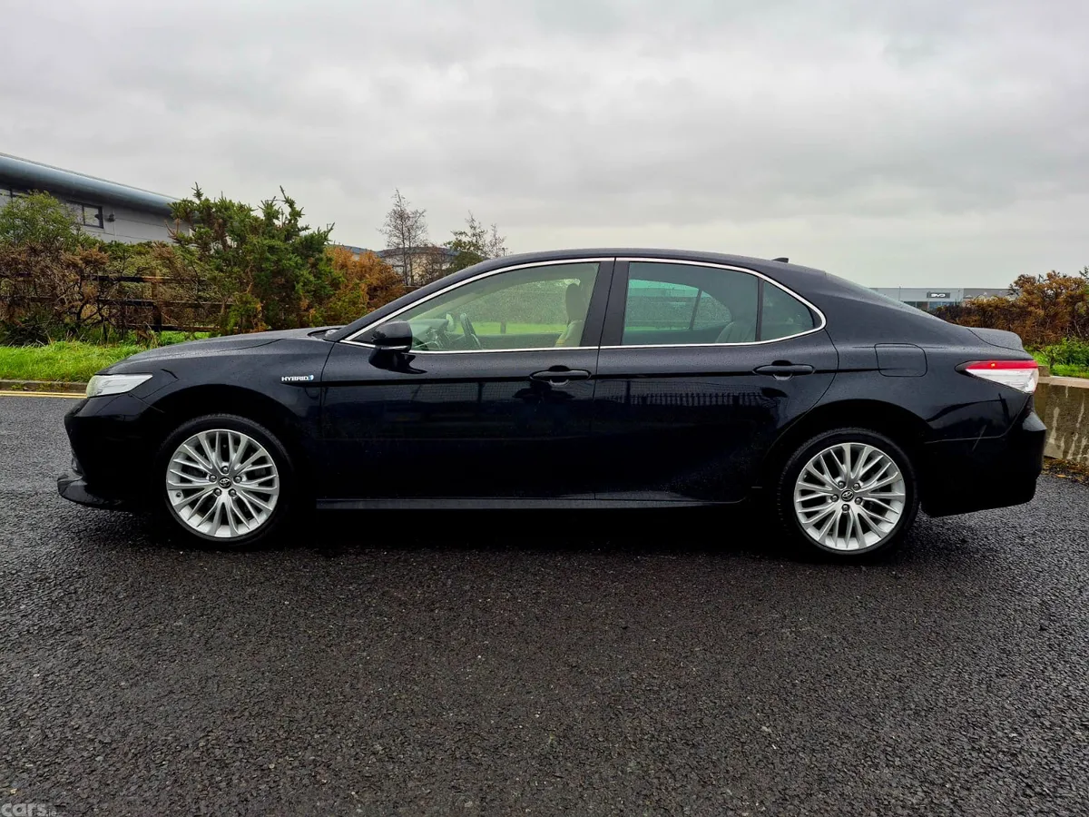 Toyota Camry Saloon, Petrol Hybrid, 2020, Black