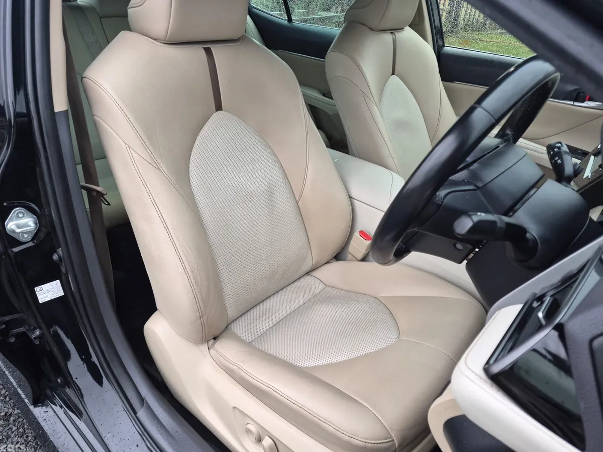 Toyota Camry Saloon, Petrol Hybrid, 2020, Black