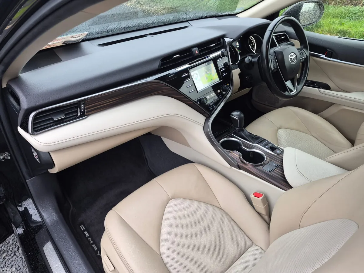 Toyota Camry Saloon, Petrol Hybrid, 2020, Black