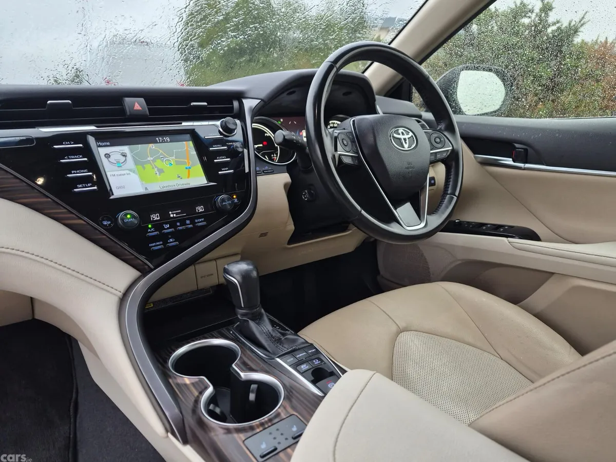 Toyota Camry Saloon, Petrol Hybrid, 2020, Black