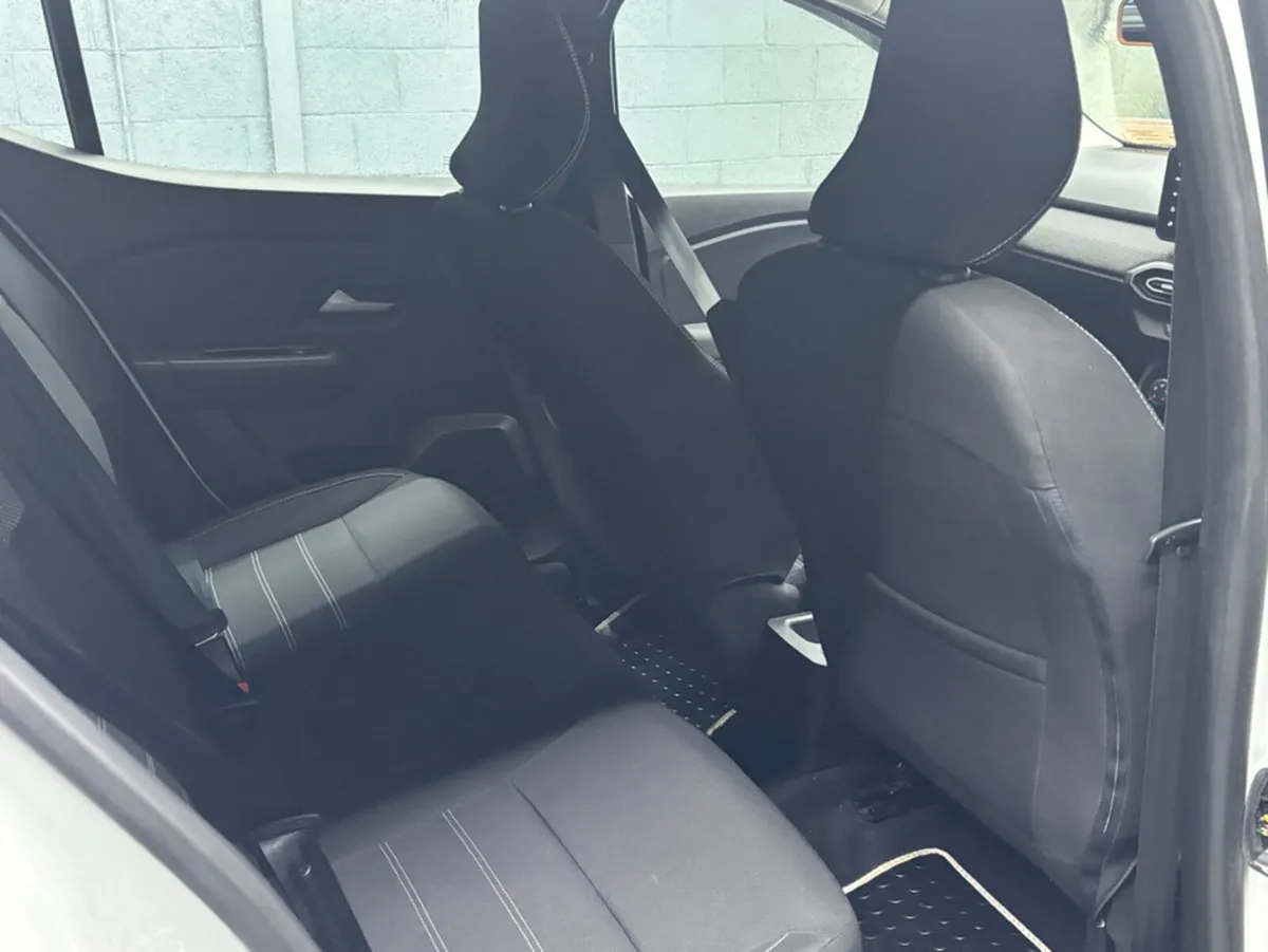 Dacia Sandero Hatchback, Petrol, 2023, White
