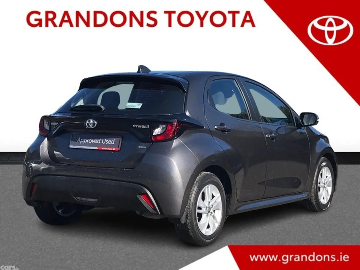 Toyota Yaris Hatchback, Petrol Hybrid, 2023, Grey