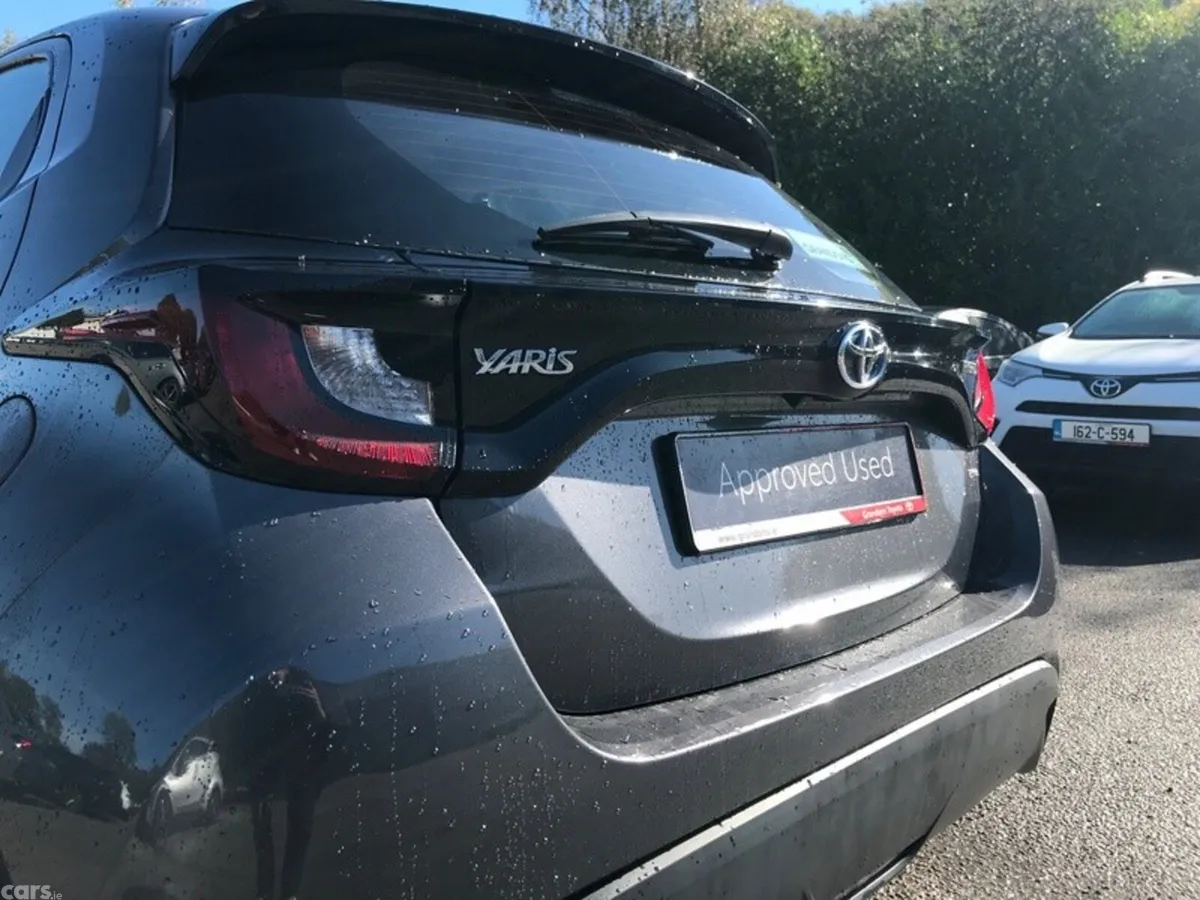 Toyota Yaris Hatchback, Petrol Hybrid, 2023, Grey