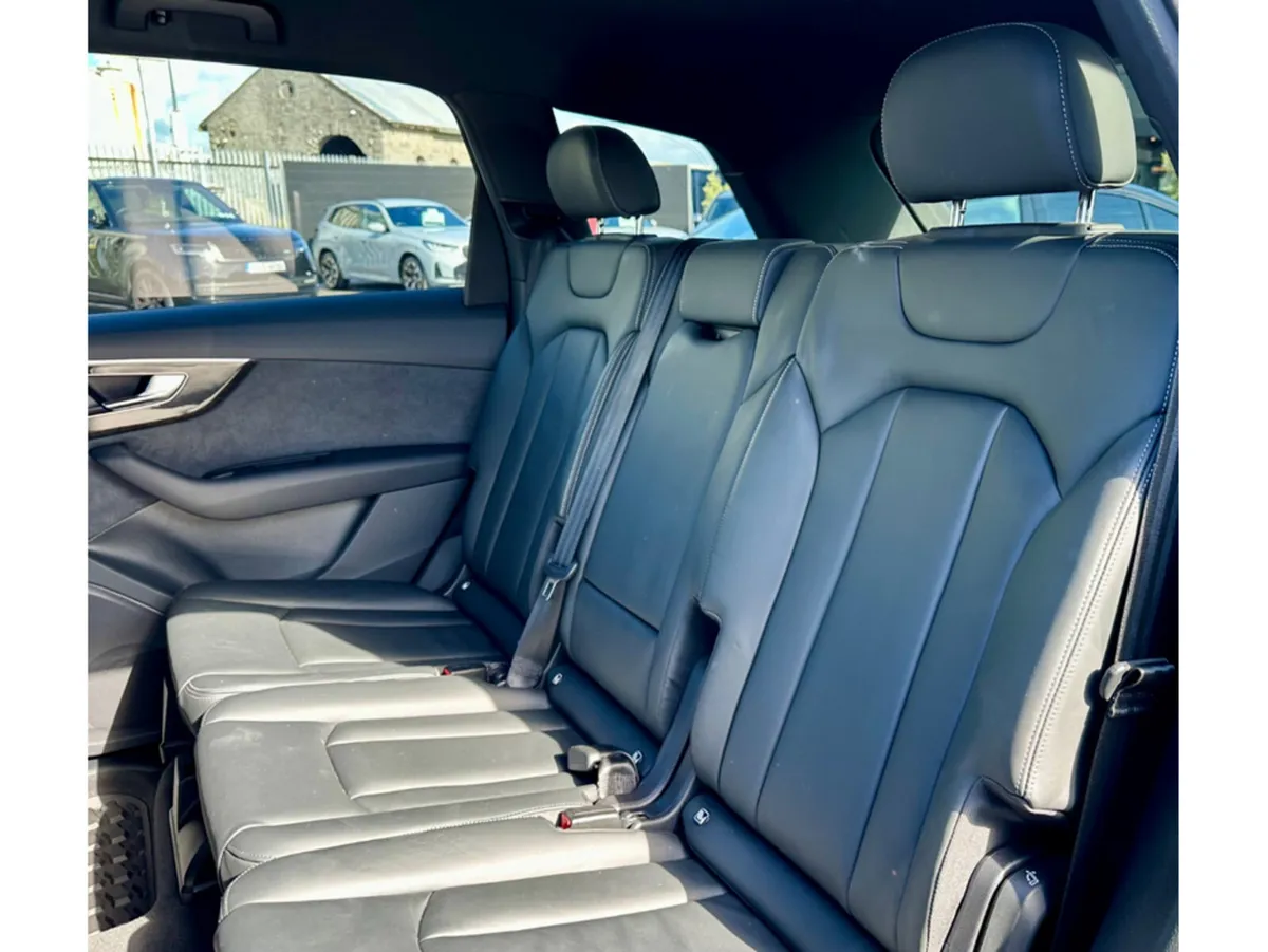 Audi Q7 SUV, Petrol Hybrid, 2023, Black
