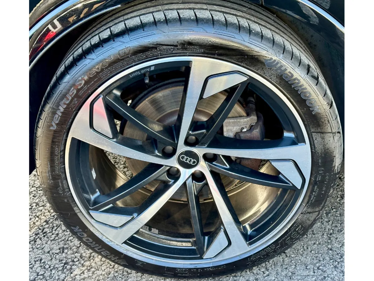Audi Q7 SUV, Petrol Hybrid, 2023, Black