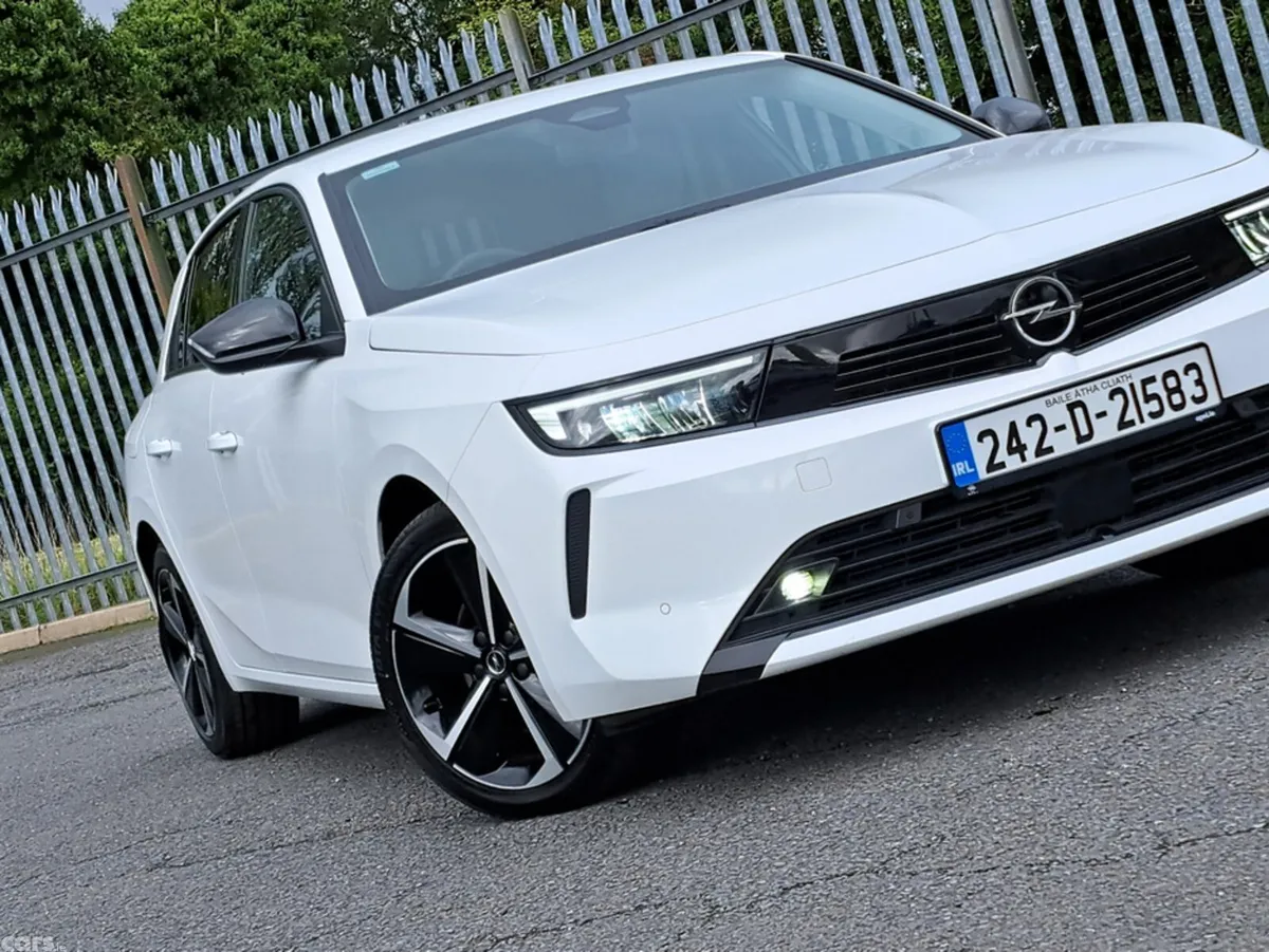 Opel Astra Hatchback, Diesel, 2024, White