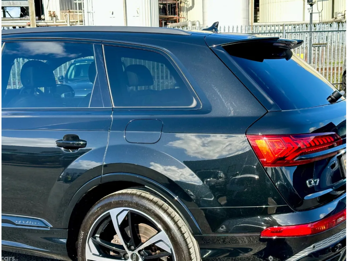 Audi Q7 SUV, Petrol Hybrid, 2023, Black